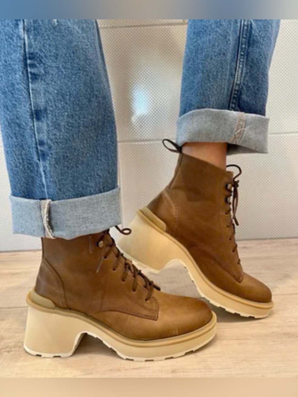 Euc Sorel Hi-Line Lace Leather Boot Women’s Size 7